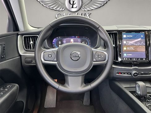 Used 2024 Volvo XC60 B5 Core image 10