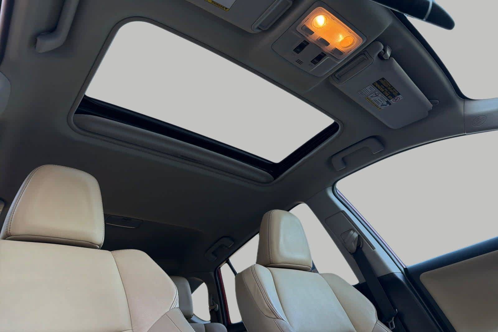 Used 2014 Toyota RAV4 Limited w/ Technology Package AWD/4WD image 19