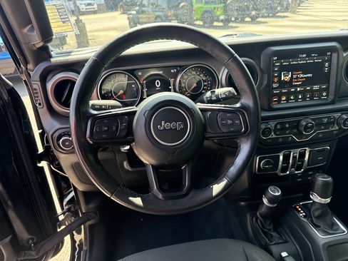 Used 2022 Jeep Wrangler Unlimited Sport AWD/4WD image 19
