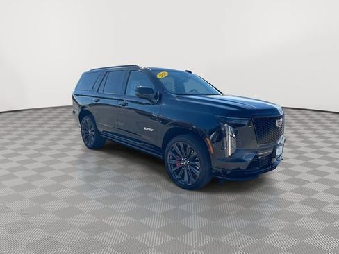 Used 2025 Cadillac Escalade V AWD/4WD image 2