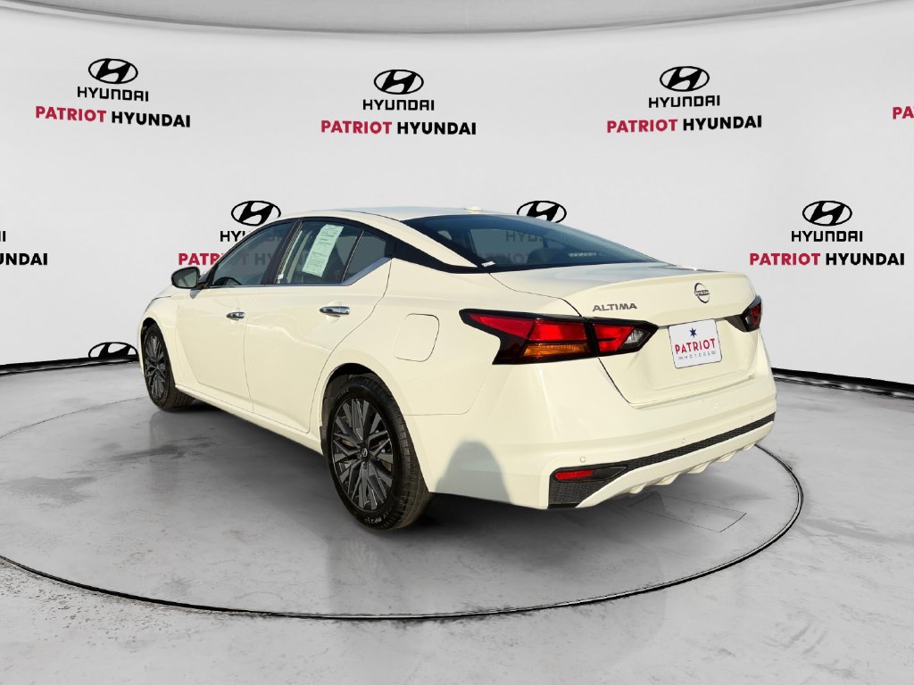 Used 2025 Nissan Altima 2.5 SV FWD image 5