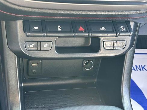 Used 2017 GMC Canyon SLE w/ All Terrain Package AWD/4WD image 21