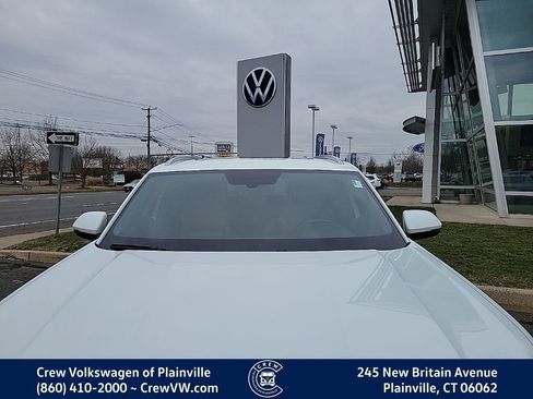 Certified 2022 Volkswagen Atlas Cross Sport SE w/ Panoramic Sunroof Package image 24