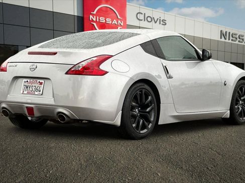 Used 2016 Nissan 370Z Coupe image 3