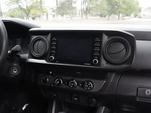 Used 2020 Toyota Tacoma SR w/ SX Package AWD/4WD image 17