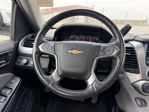 Used 2018 Chevrolet Suburban LT image 14