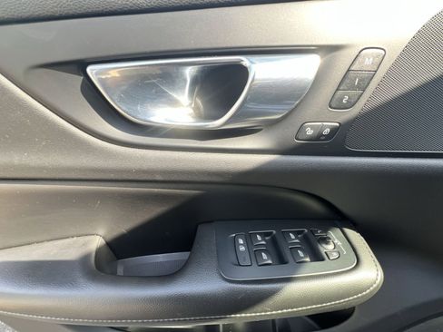 Used 2020 Volvo S60 T6 Momentum image 15