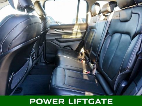 Used 2023 Jeep Grand Cherokee Limited w/ Luxury Tech Group II image 9