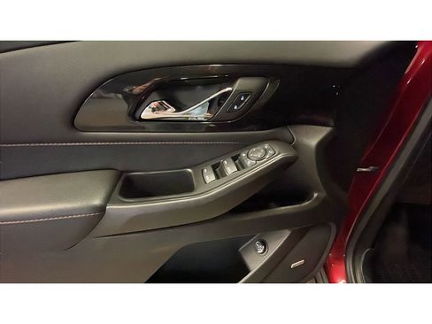Used 2022 Chevrolet Traverse RS image 9