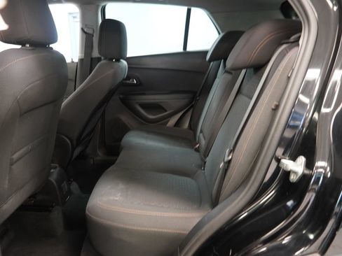 Used 2020 Chevrolet Trax LS FWD image 23