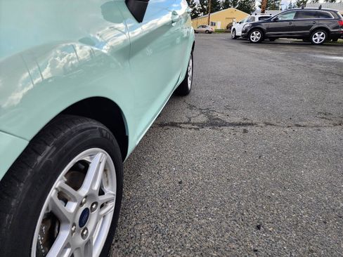 Used 2018 Ford Fiesta SE image 31