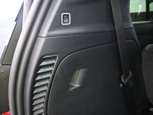 New 2027 Chrysler Pacifica Select AWD/4WD image 40