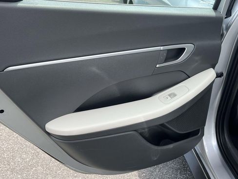 Certified 2025 Hyundai Sonata SE FWD image 12
