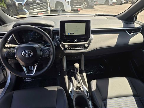 Used 2025 Toyota Corolla Cross AWD Hybrid image 20