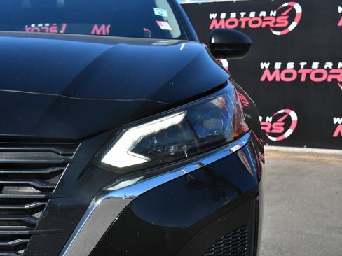 Used 2024 Nissan Altima 2.5 SV FWD image 11