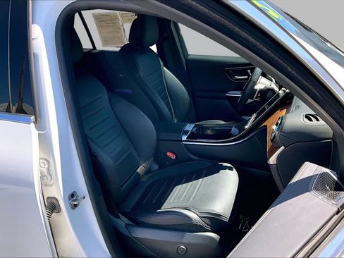Used 2023 Mercedes-Benz GLC 300 image 8