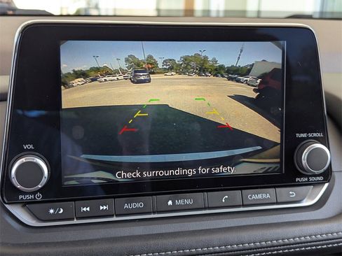 Used 2023 Nissan Rogue SV image 26