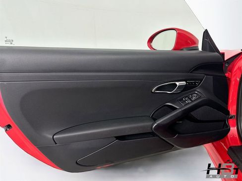 Used 2019 Porsche 718 Boxster image 14