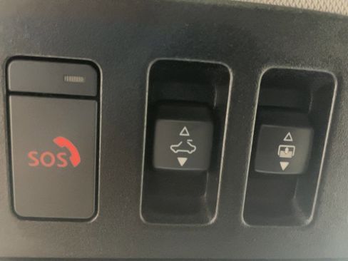 Used 2022 Nissan Rogue Platinum w/ Head-Up Display Package AWD/4WD image 15