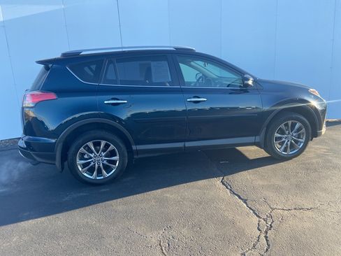 Used 2018 Toyota RAV4 Limited image 3