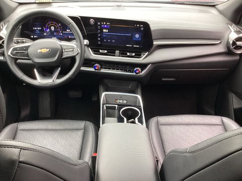 Used 2025 Chevrolet Equinox LT w/ Convenience Package II FWD image 4