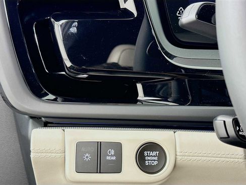 New 2025 Porsche Panamera 4 image 14