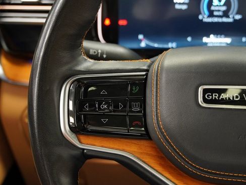 Used 2022 Jeep Grand Wagoneer Series III image 36