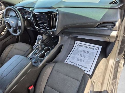 Used 2023 Chevrolet Traverse LT FWD image 19
