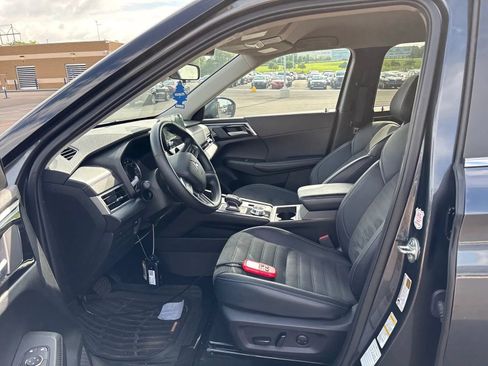 Used 2024 Mitsubishi Outlander Ralliart AWD/4WD image 3