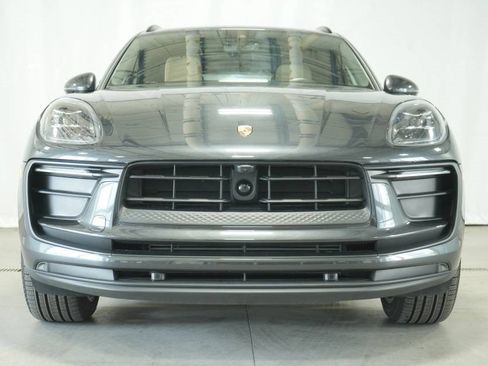 Used 2024 Porsche Macan image 11