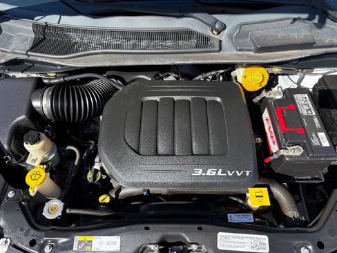 Used 2014 RAM C/V Tradesman image 9