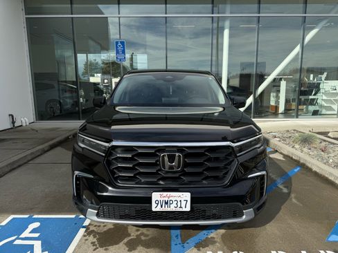 Used 2023 Honda Pilot EX-L image 3