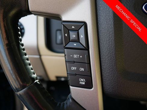 Used 2017 Ford Expedition Limited w/ Equipment Group 301A AWD/4WD image 19