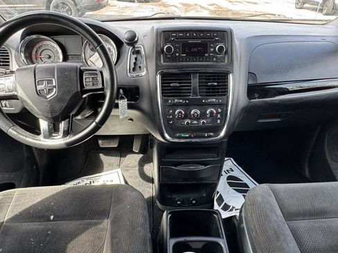 Used 2015 Dodge Grand Caravan SE FWD image 17