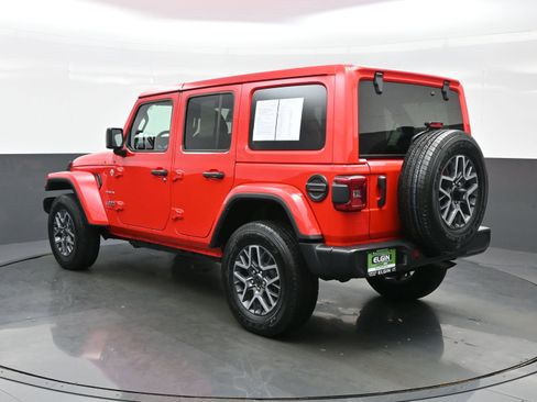Used 2024 Jeep Wrangler Sahara image 4