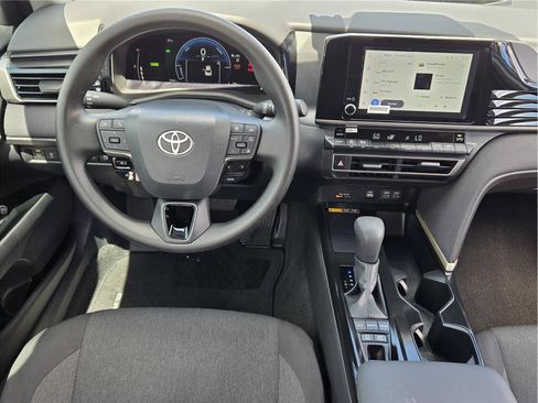 Used 2025 Toyota Camry LE FWD image 26