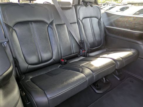 Used 2024 Jeep Wagoneer Series III image 14