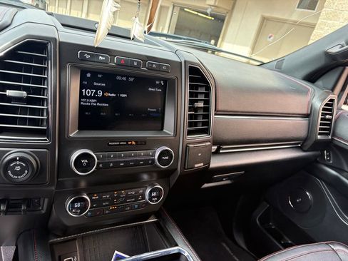 Used 2019 Ford Expedition Limited w/ Equipment Group 303A AWD/4WD image 21