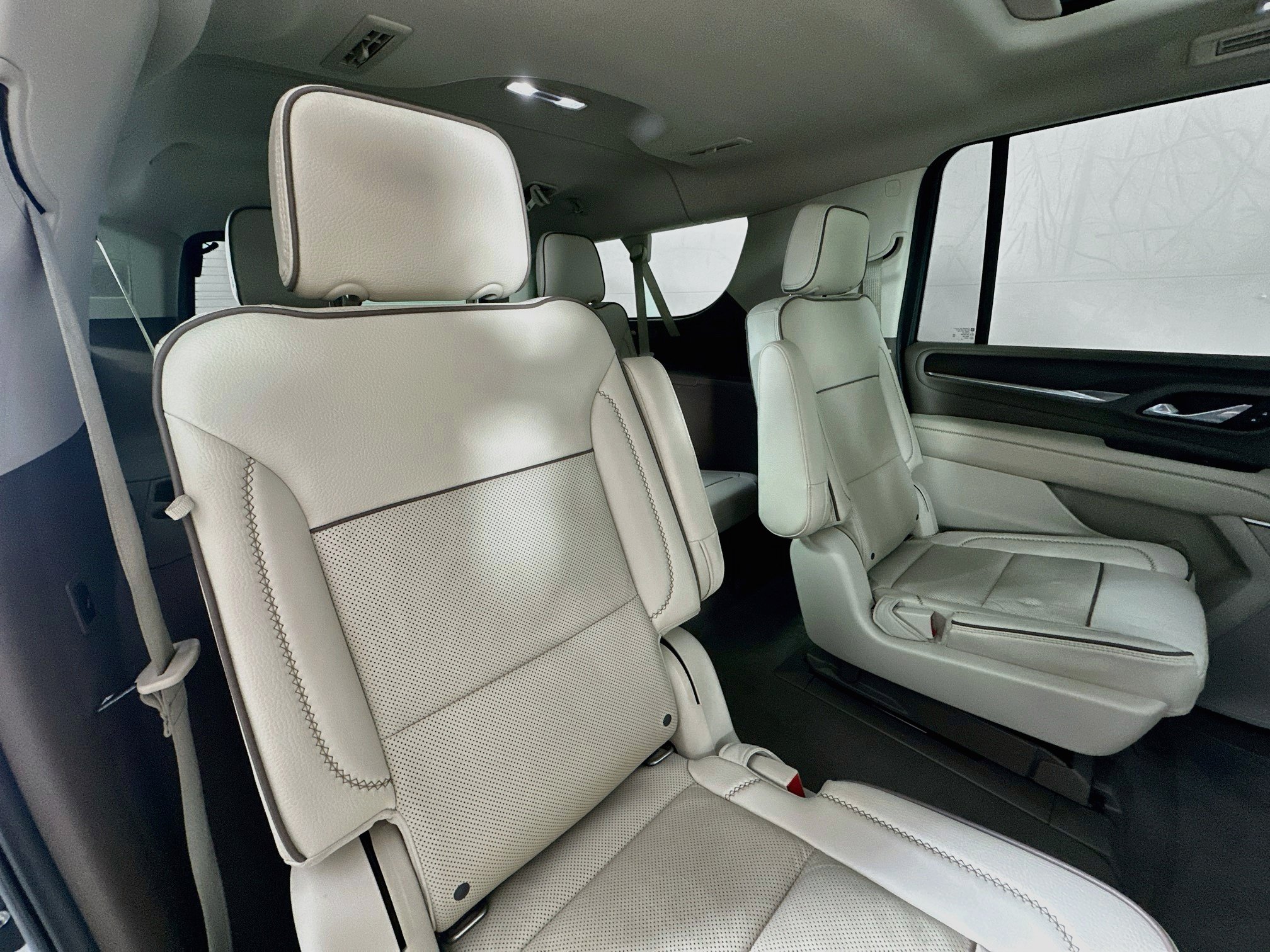 Used 2021 GMC Yukon XL Denali w/ Denali Premium Package AWD/4WD image 29