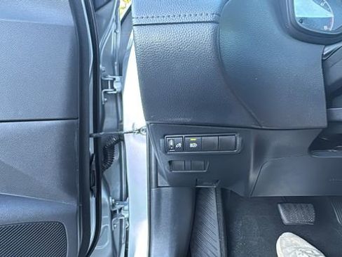 Used 2024 Toyota Corolla Cross LE AWD/4WD image 15