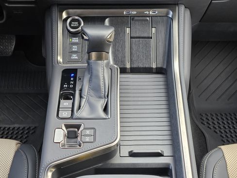 Used 2025 Lexus GX 550 image 24