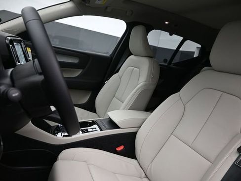 New 2026 Volvo XC40 B5 Ultra w/ Protection Package Premier image 10