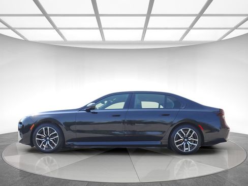 Used 2023 BMW i7 xDrive60 AWD/4WD image 4