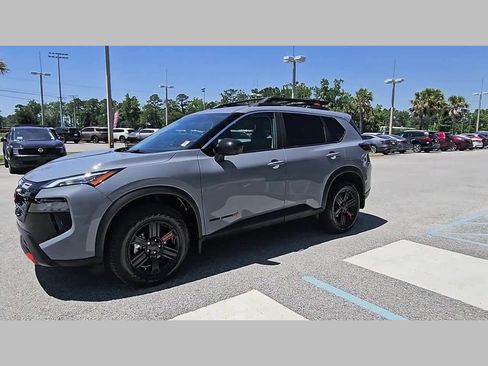 Used 2026 Nissan Rogue SV AWD/4WD image 25