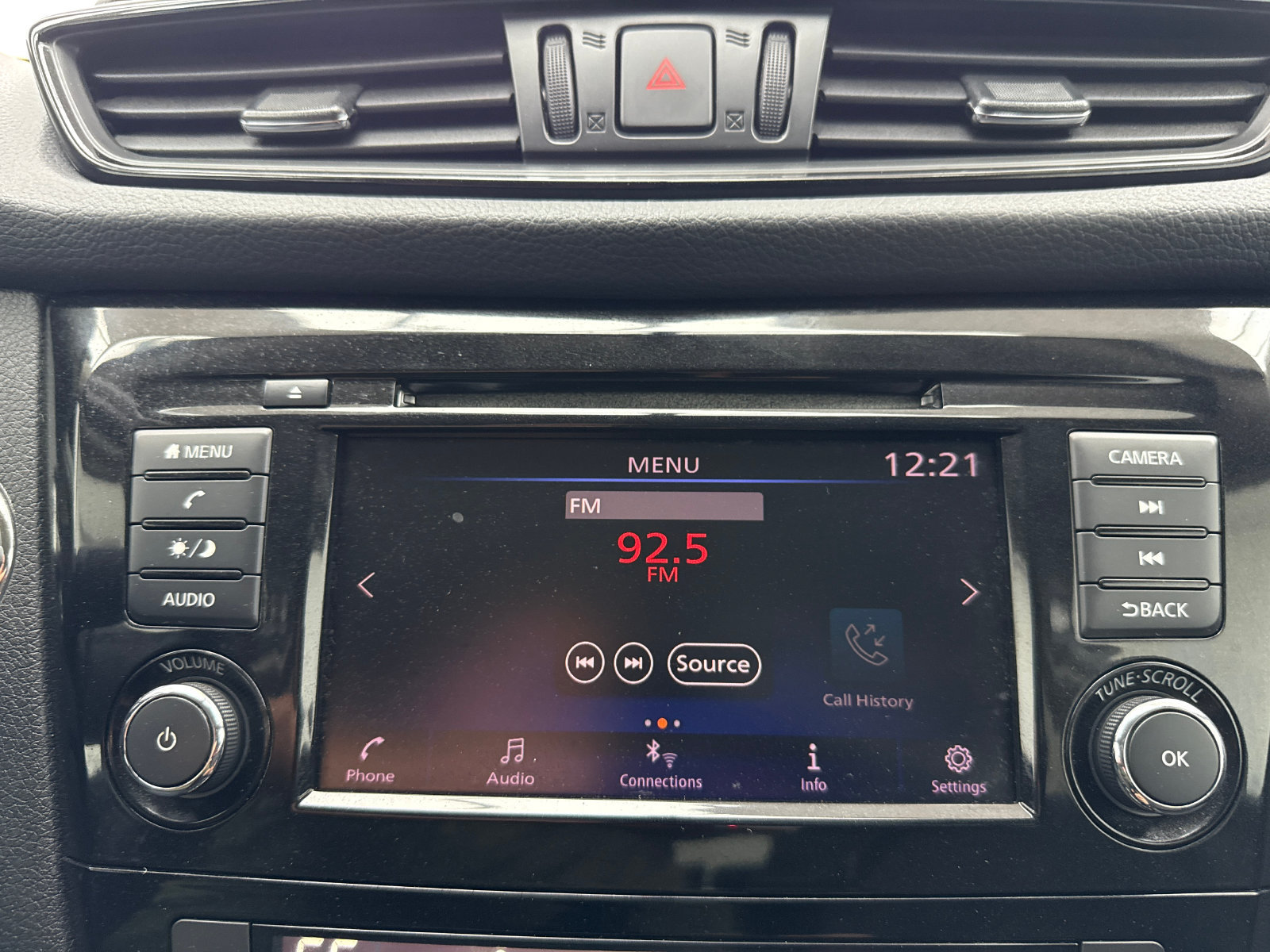 Used 2018 Nissan Rogue SV AWD/4WD image 23