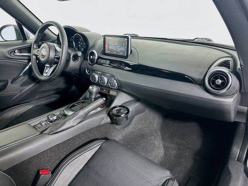 Used 2017 FIAT 124 Spider Lusso RWD image 25