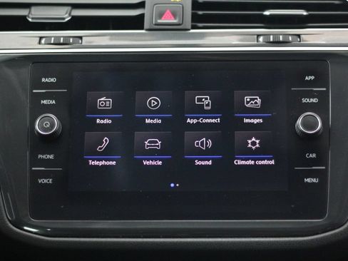 Used 2020 Volkswagen Tiguan SE FWD image 20