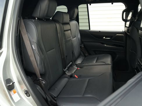 Used 2024 Lexus LX 600 4WD w/ Appearance Package image 18