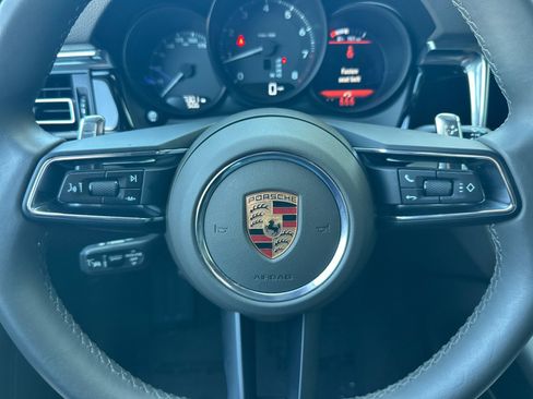 Used 2025 Porsche Macan w/ Premium Package Plus AWD/4WD image 23