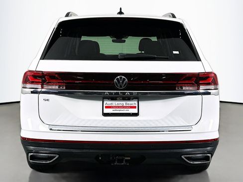 Used 2024 Volkswagen Atlas SE FWD image 3